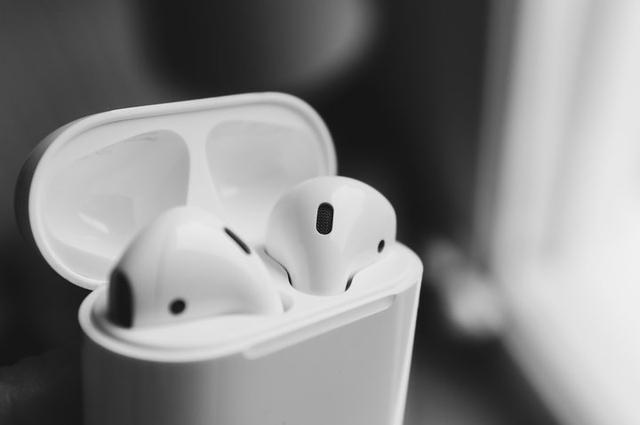 AirPods 固件大升級(jí)，媽媽再也不用擔(dān)心我弄丟耳機(jī)（airpods固件問(wèn)題）